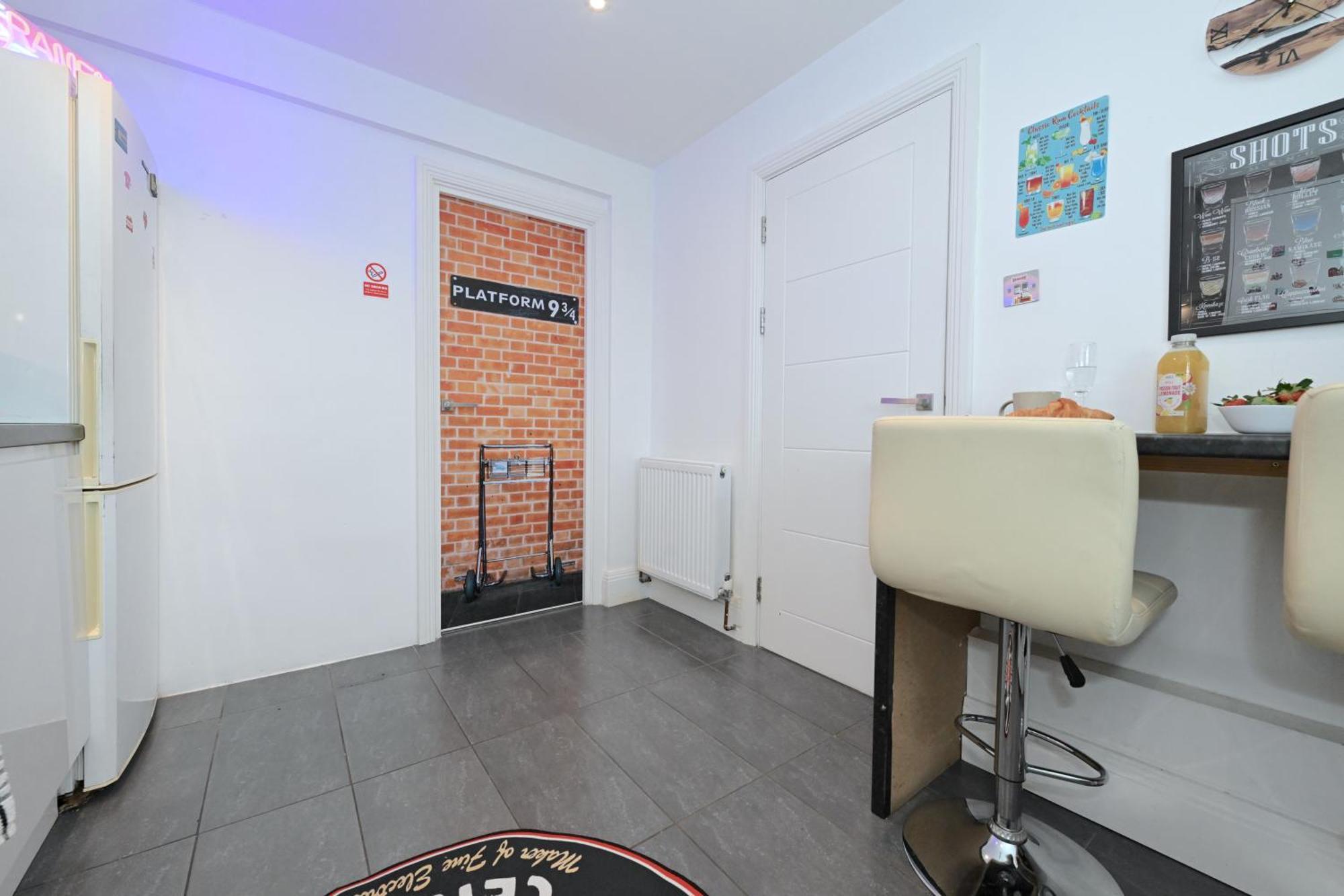 Superb 4 Bedroom Flat In The Heart Of Camden Town London Exteriör bild