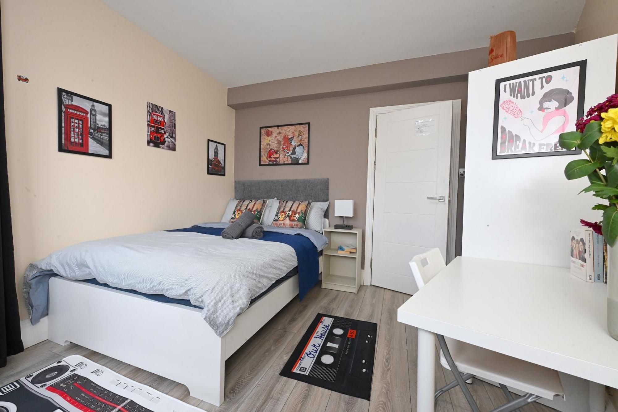 Superb 4 Bedroom Flat In The Heart Of Camden Town London Exteriör bild